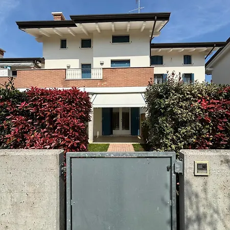 Laguna Village B2 Oasi Ad Eraclea Con Piscina E Giardino Privato Eraclea Mare